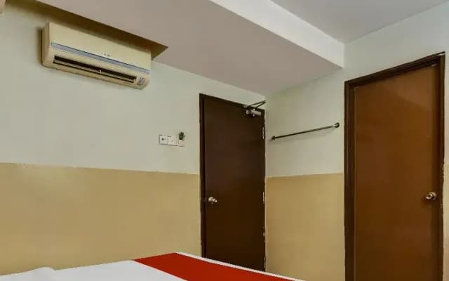 SPOT ON 90463 Hotel Bintang Kajang - photo 3