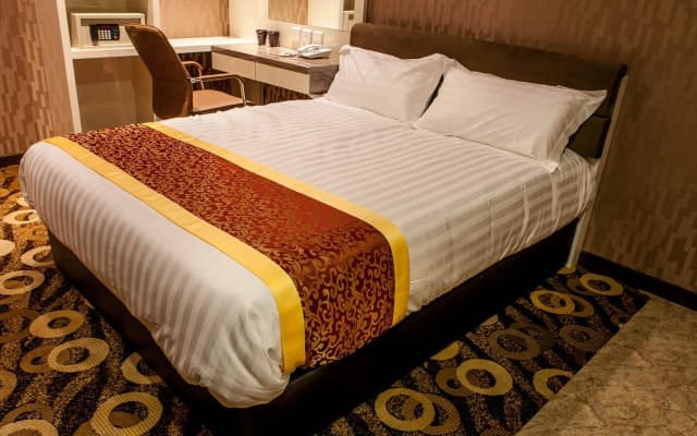Golden Valley Hotel - photo 4