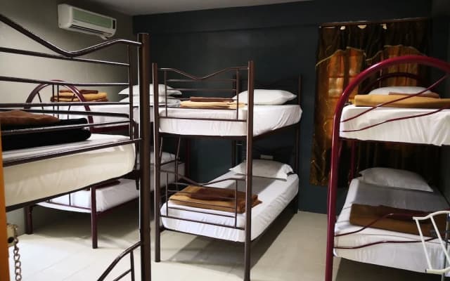 Riverbank Dungun Guesthouse & Cafe - photo 3