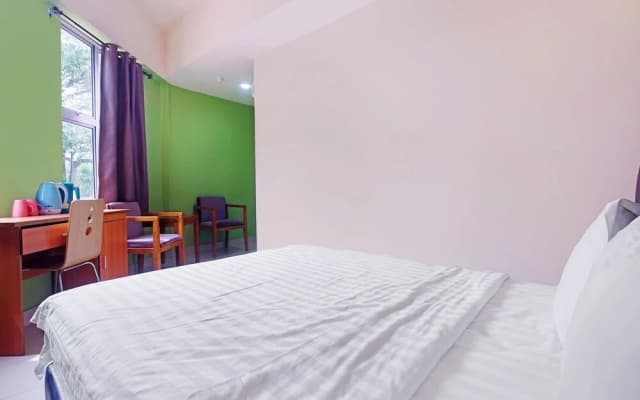 Hotel O Night Queen salak Tinggi - photo 3