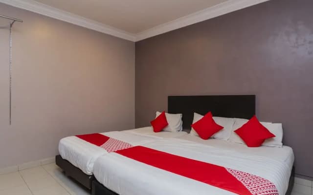 Golden Horse Hotel by OYO Rooms - photo 4