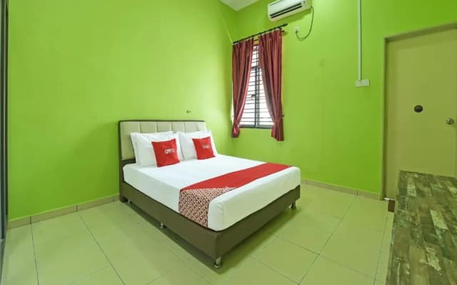 OYO Home  90532 Casa Azlinda Muslim Homestay Ii - photo 3