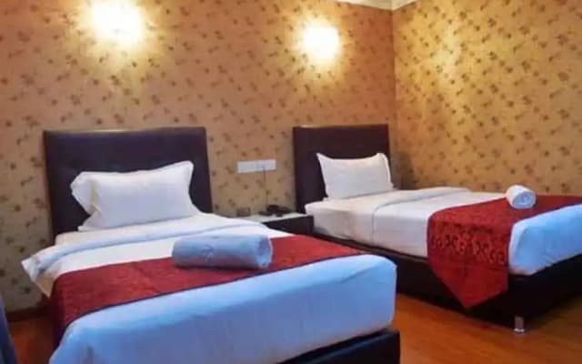 Classic Kinabalu Hotel - photo 4