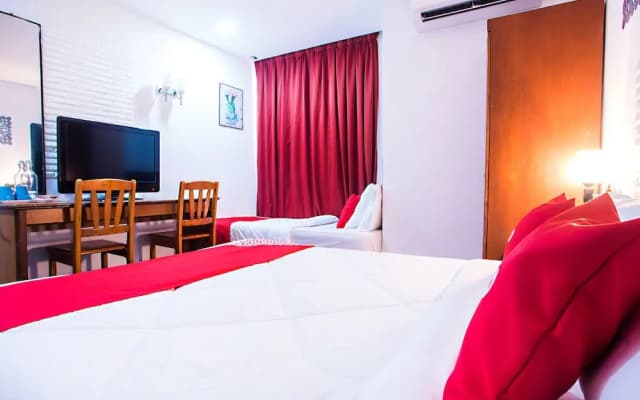 OYO 43963 T-Signature Hotel - photo 4