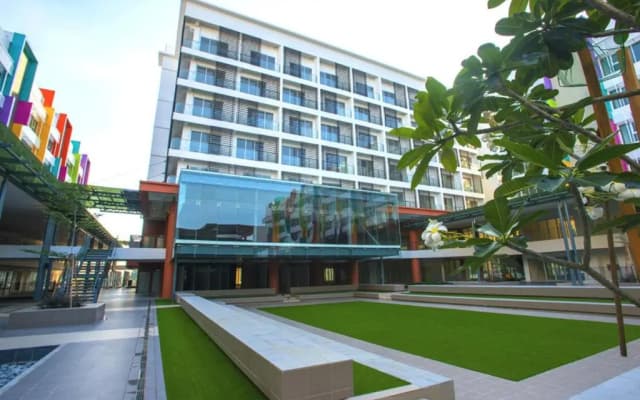 Aeropod KK Corner Unit Near City and Airport 4 pax Free Parking - photo 2
