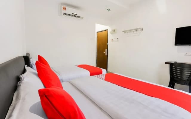 Rich Hotel by OYO Rooms - photo 3