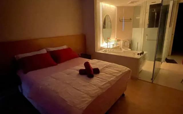 Private Jacuzzi Staycation at KL City 905 - photo 4