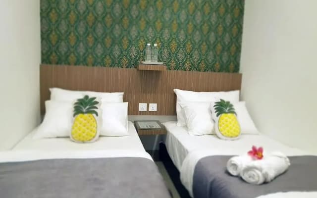Teruntum 96 Guesthouse - photo 4
