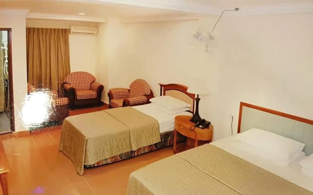 Lotus Family Hotel, Medan Tuanku - photo 5