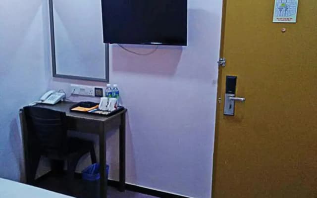 ID Hotel Yayasan - photo 5