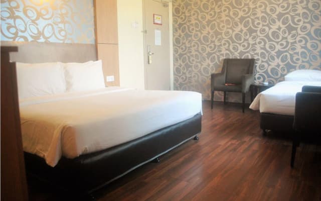 Baguss City Hotel - photo 5