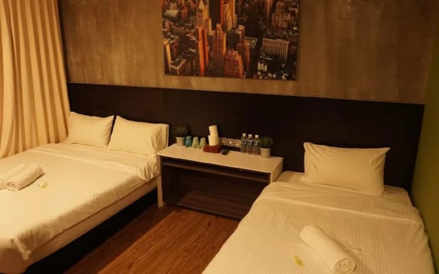 Monaco Boutique Hotel Kampung Air - photo 5