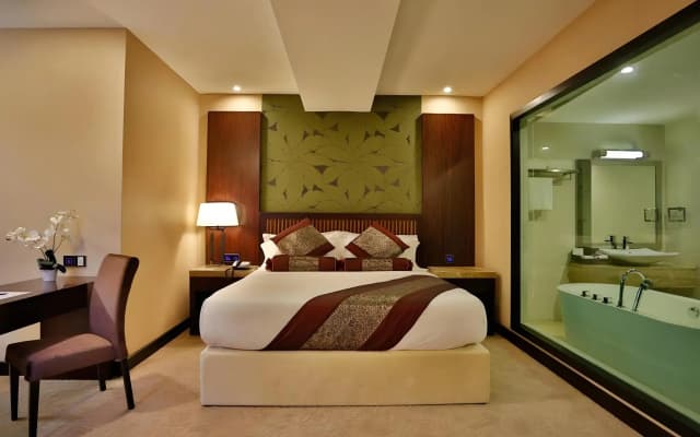 Royale Signature Hotel - photo 5