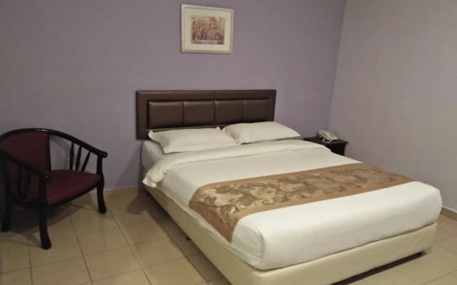 Tiong Hua Hotel - photo 4