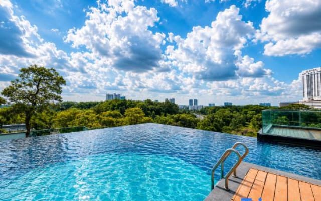 Mosaic Southkey Residence Near Midvalley by Dawn Stay - photo 4