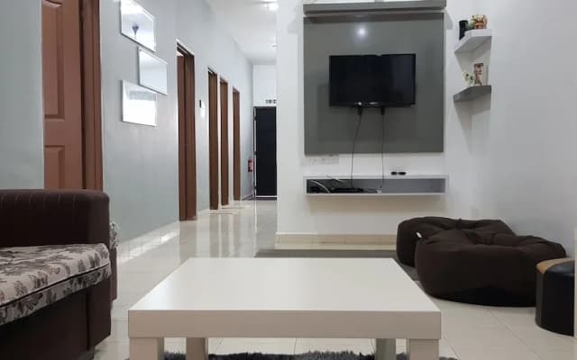 Fahaz Lumut Homestay - photo 3