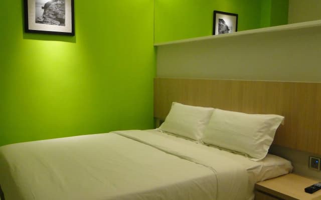 Orange Premier Hotel Taman Segar - photo 3