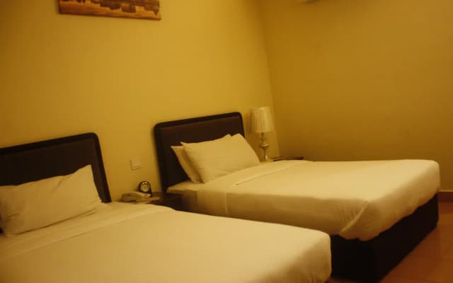 DM Hotel - photo 3