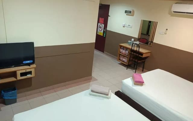 FullyWell Hotel - photo 4