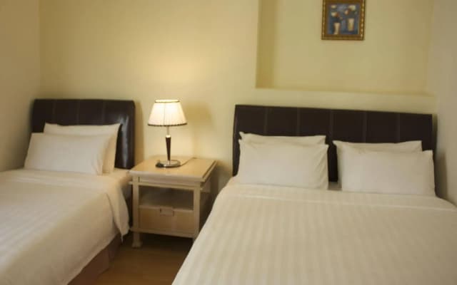 1 Borneo Tower B Service Apartment - photo 2
