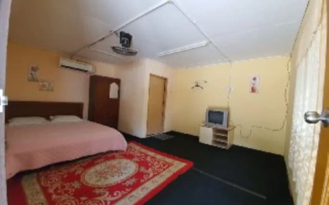 SPOT ON 90225 Barokah Chalet - photo 3