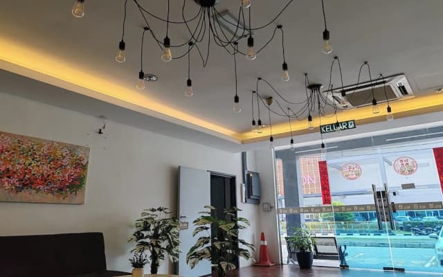 Hotel 18, Ipoh Aeon Mall - photo 2