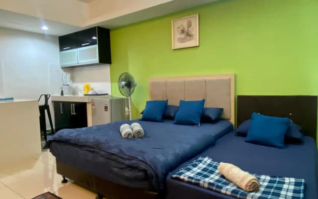 Private Studio Viana Court Service Apartment 2 with private parking - photo 2