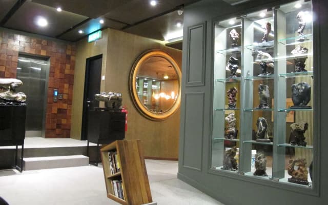 Bedrock Hotel - photo 2