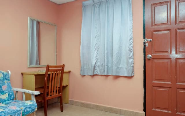 Hotel Tiara by OYO Rooms - photo 5