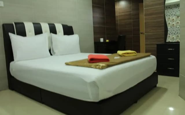 New Wave Vines Hotel - photo 4