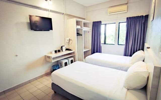 Lotus Inn Hotel - photo 3