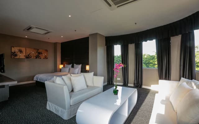 Lax Boutique Hotel - photo 3