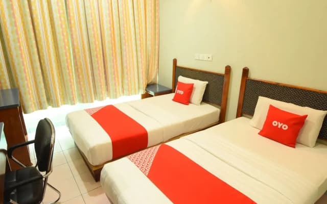 OYO 89642 Highway Inn - photo 4