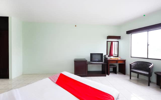 OYO 43955 N9 Business Hotel - photo 3