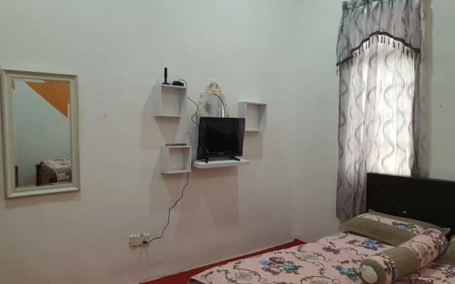 Hotel Z Dirgahayu 313 by Oyo Rooms - photo 2