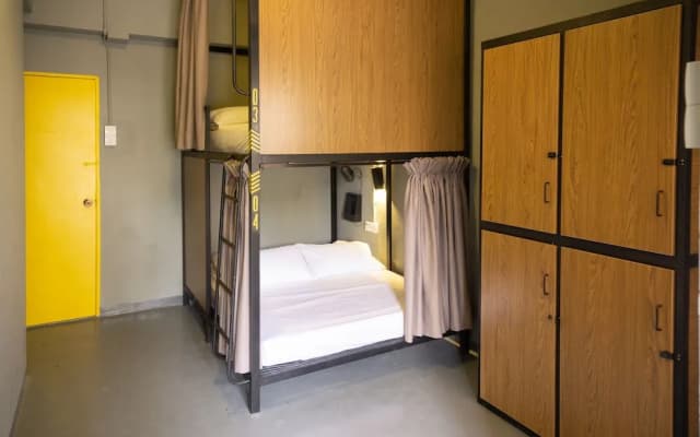 Traveller Bunker Hostel 1 - photo 5