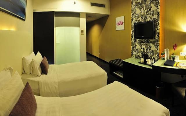 Grand Borneo Hotel - photo 4
