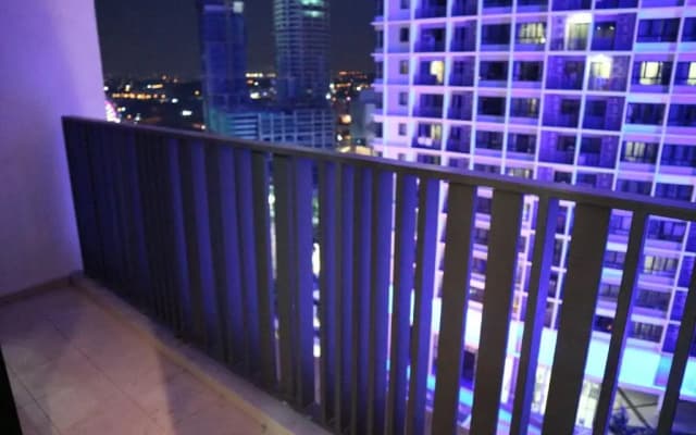 Vince's ICity designer suite central i-city with pool ,wifi free parking - photo 4