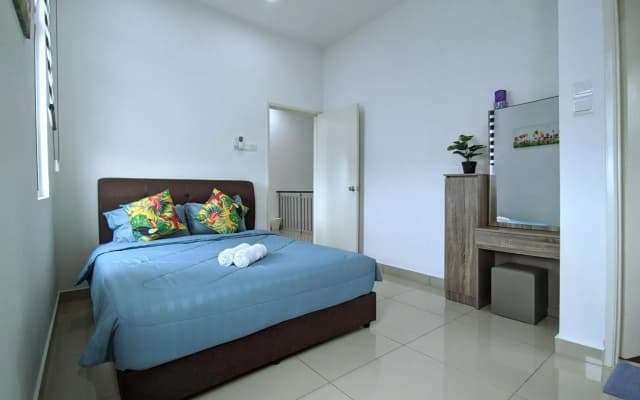 Desaru Comfy Home with Netflix Near Beach, Waterpark & BBQ - photo 2