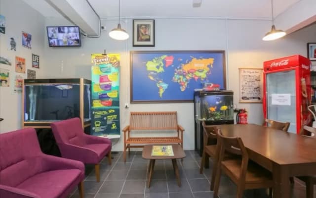 Hotel O Bed Station Guest House Dormitory - photo 5