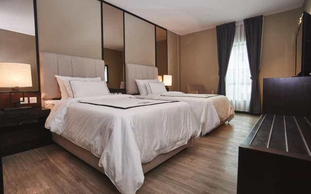 Corsica Hotel - photo 3
