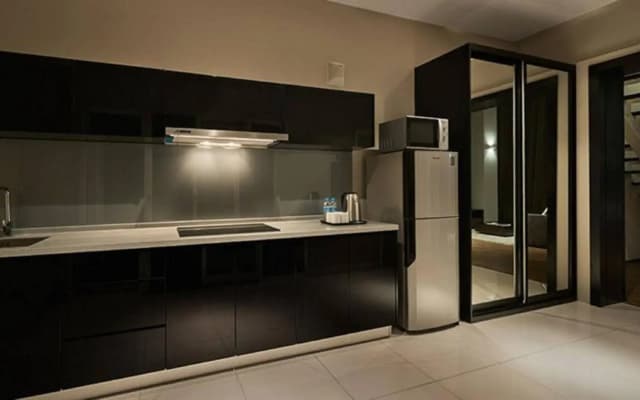 Maritime Luxury Suites - photo 3