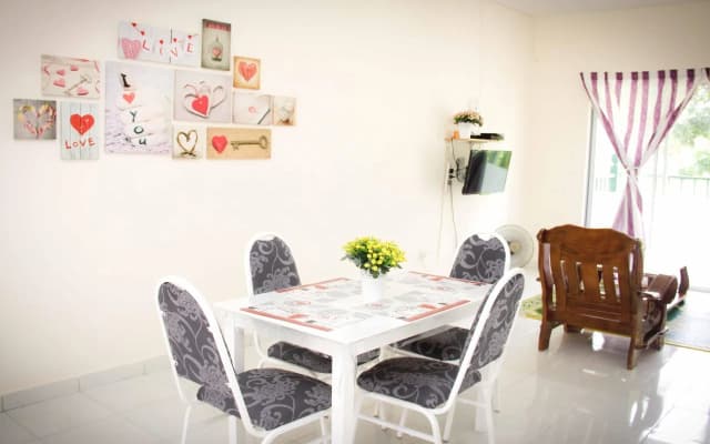 Teratak Myza Guesthouse - photo 2