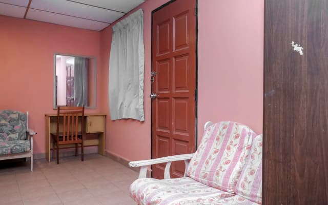 Hotel Tiara by OYO Rooms - photo 4