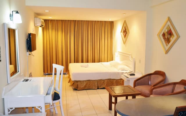 Promenade Service Apartments - photo 2