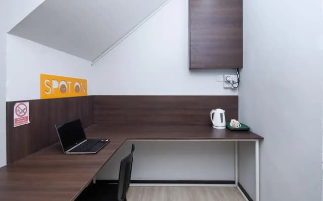 Lm Residence by OYO Rooms - photo 4