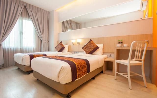 Orange Premier Hotel Wangsa Maju - photo 4