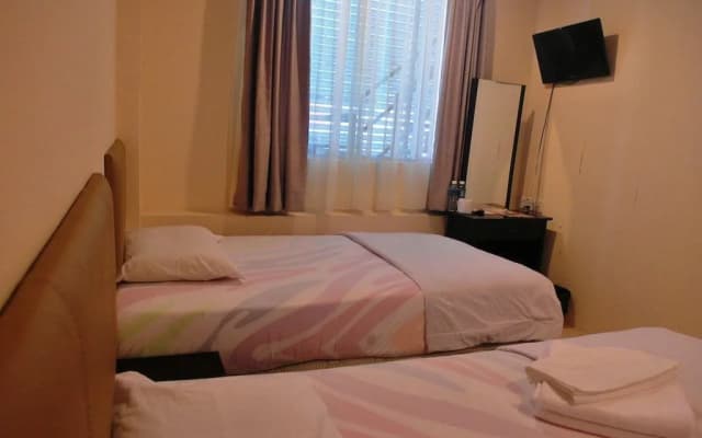 KK Crystal Hotel - photo 2