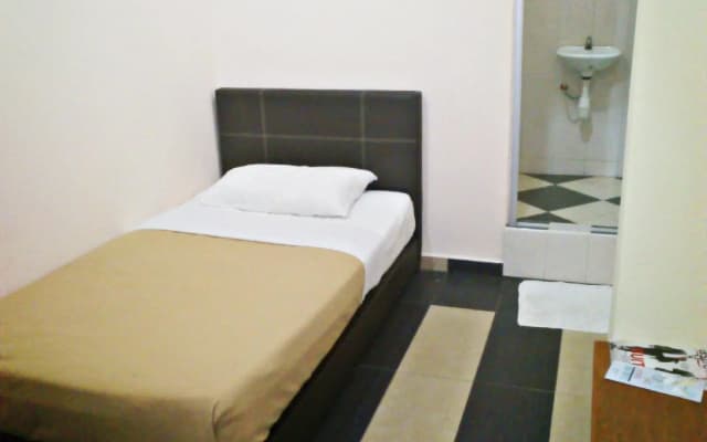 Sakiza View Hotel Setia Tropika - photo 2