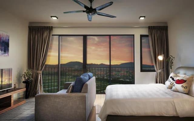 Arch Plus Studio at Trefoil Setia City - photo 5